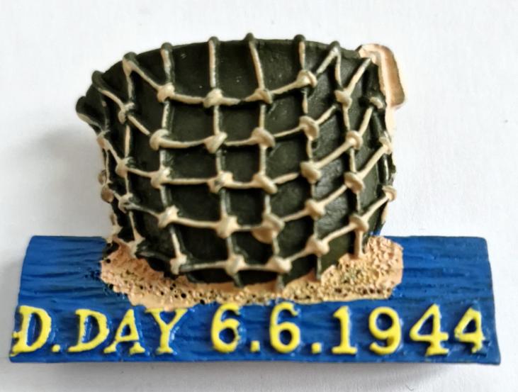 MAGNET CASQUE DE SOLDAT D.DAY 6JUIN 1944 EN NORMANDIE